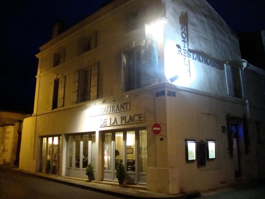 Hotel Restaurant De La Place Сен-Жан-д'Анжели Экстерьер фото
